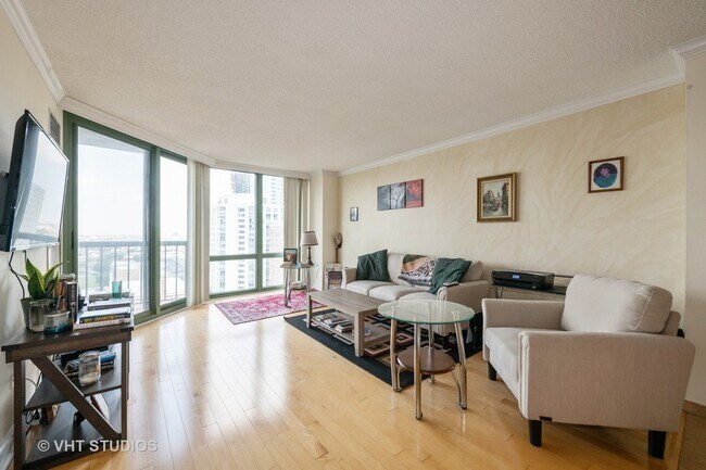 Foto del edificio - 111 W Maple St