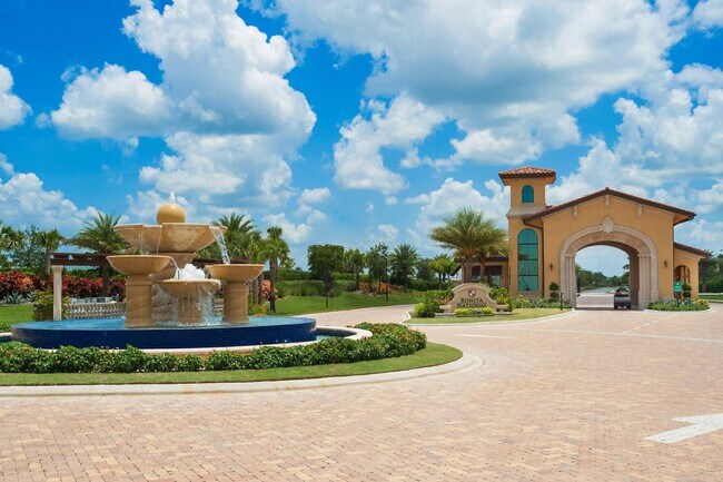 Foto del edificio - Beautiful 3/2 Coach Home in Bonita National!