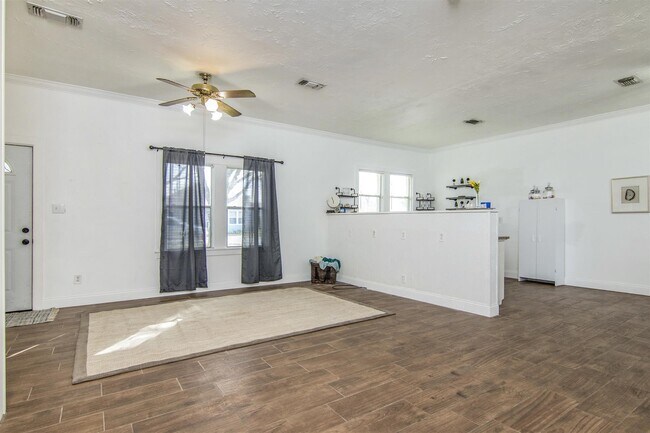 Building Photo - 11844 13th St