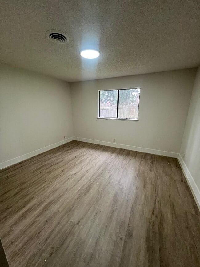 Foto del edificio - 1701 Gray Ave