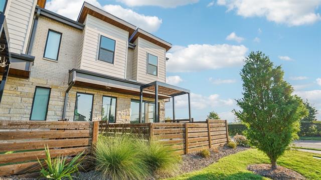 Building Photo - 3661 Rosemont Dr