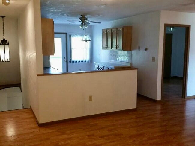 Foto del edificio - 142 Homestead Ln
