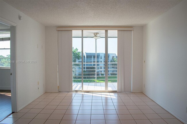 Building Photo - 9230 Lagoon Pl