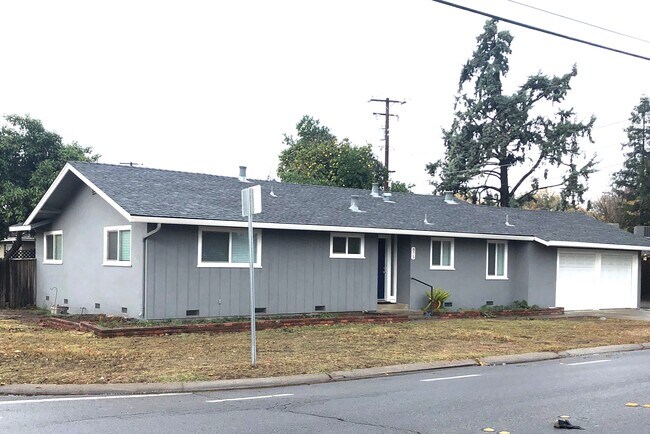 Foto del edificio - 875 N Johnson Rd