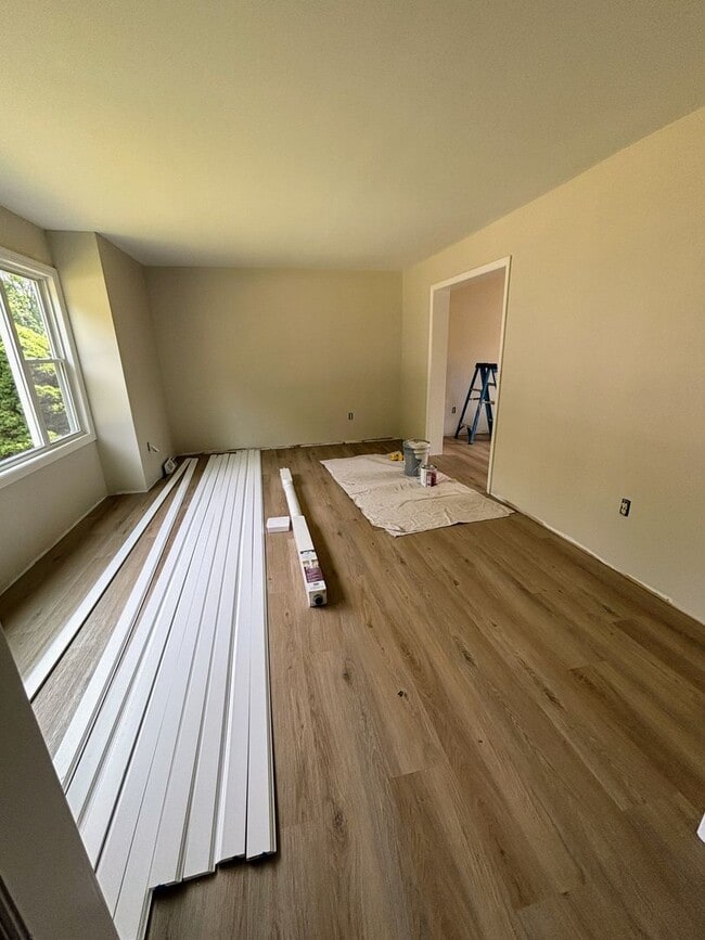 Building Photo - 5 Firethorn Ct