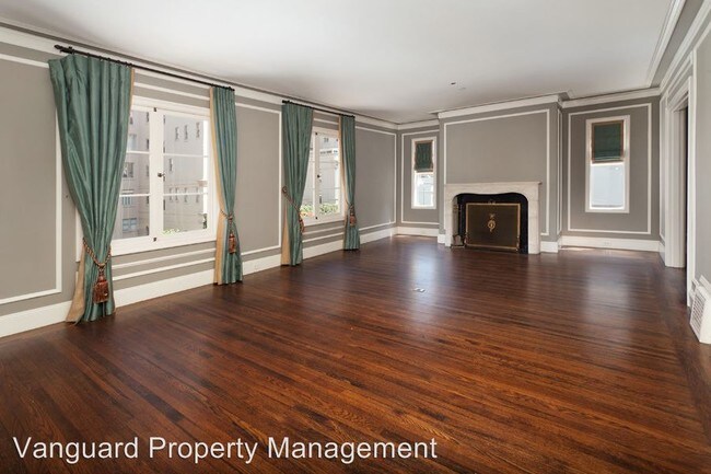 Building Photo - 3 br, 3.5 bath Apartment - 1981 Broadway St