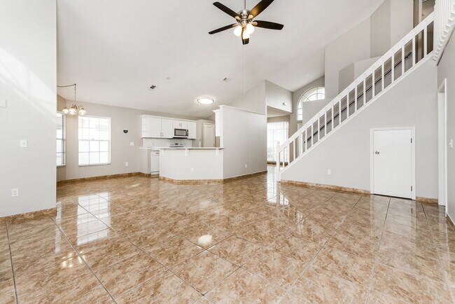 Foto del edificio - 12612 Belrose Ave