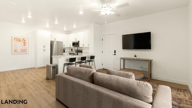 Building Photo - 2555 N Rancho Dr