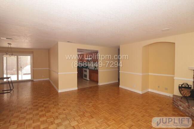 Building Photo - 3 Bedroom 2 Bathroom in Country Estates