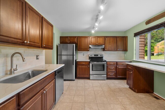 Foto del edificio - Broadneck Schools! Updated 3 Bedroom 3 Lev...