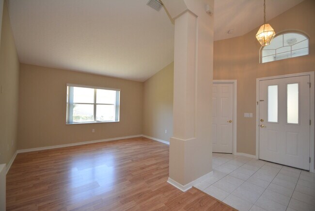 Building Photo - Spacious 3-Bedroom Home for Rent in Grand ...