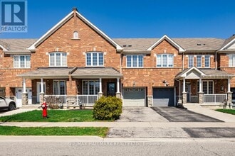 Building Photo - 33 Tomabrook Crescent