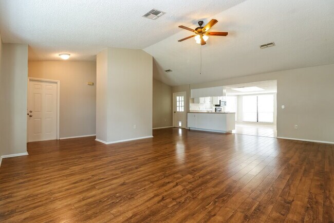 Foto del edificio - 5113 Gardendale Ln