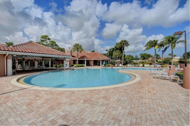 Foto del edificio - 2563 Egret Lake Dr