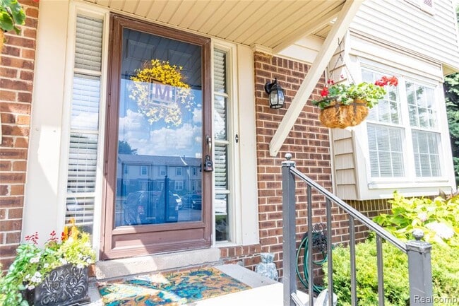 Building Photo - 24483 Bashian Dr