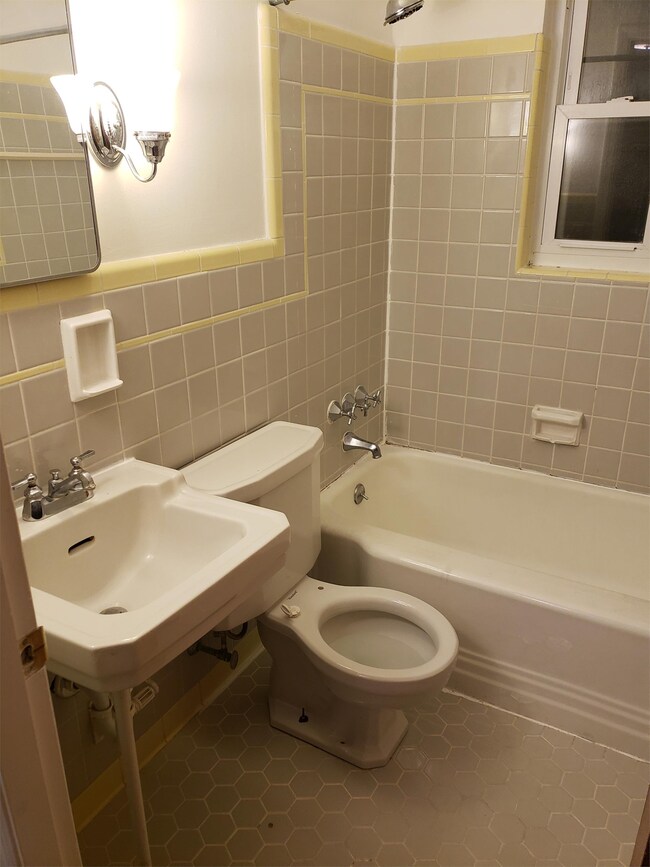 Foto del edificio - 3129 Ramona Ave