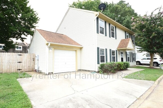 Building Photo - 192 S Hall Way