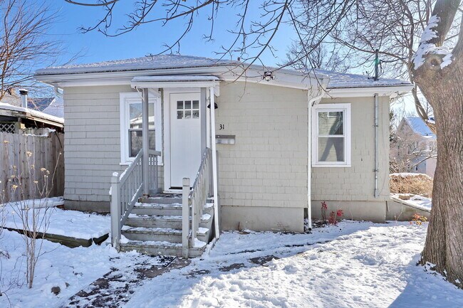 Building Photo - 31 Rea Ave