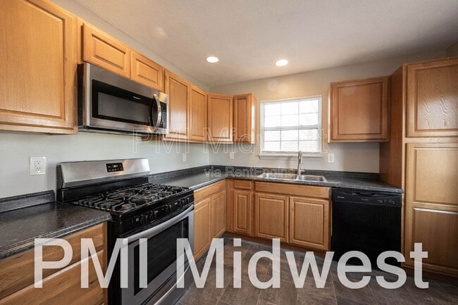 Building Photo - 1365 Mulberry St.