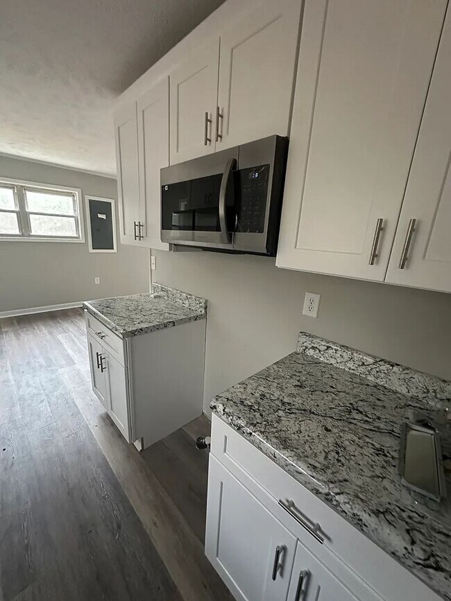 Foto del edificio - 216 Westbrook Dr