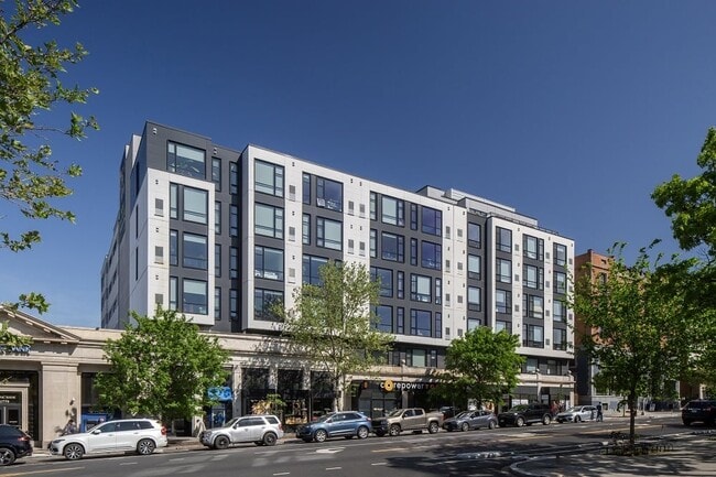 Building Photo - AdMo Heights