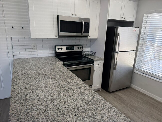 Foto del edificio - 2 Bedroom 1 Bath Home with Den/Office