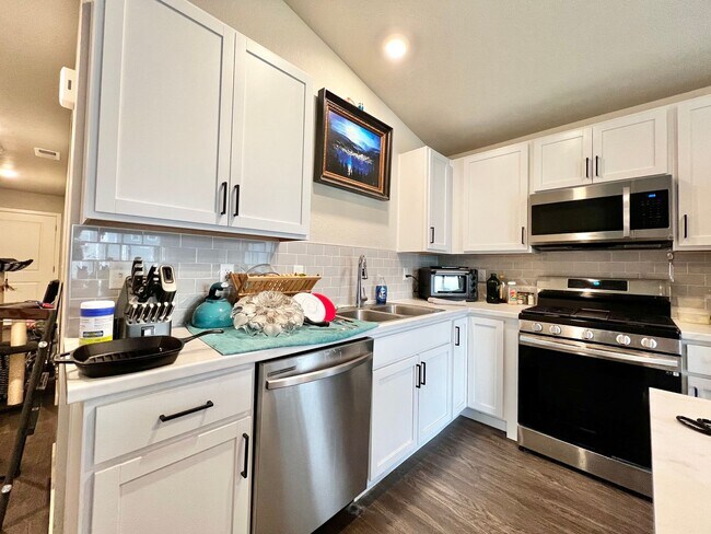 Foto del edificio - Stunning 3 Bed 2 Bath Ranch Home!