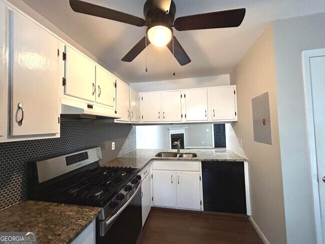 Foto del edificio - 1865 Grant Ct