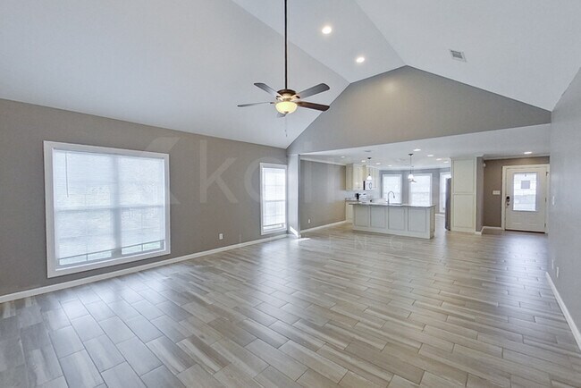 Foto del edificio - 101 White Water Ln