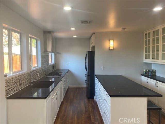 Foto del edificio - 4637 Corliss St