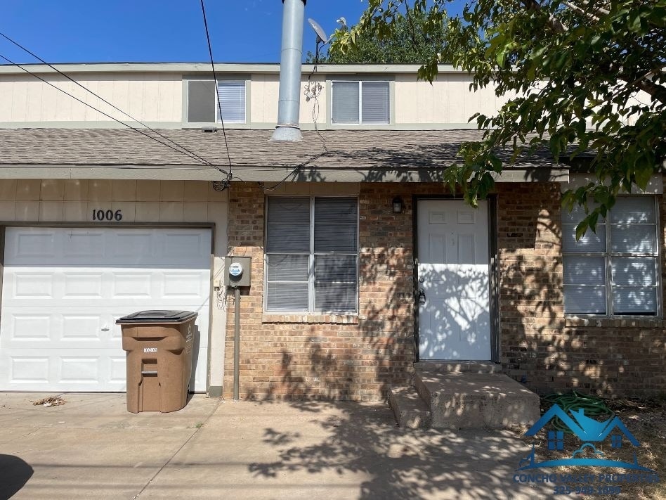 Primary Photo - 1006 Glenna St