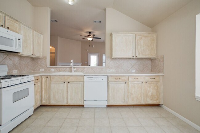 Building Photo - 110 Chandler View TRL Round Rock, TX 78665