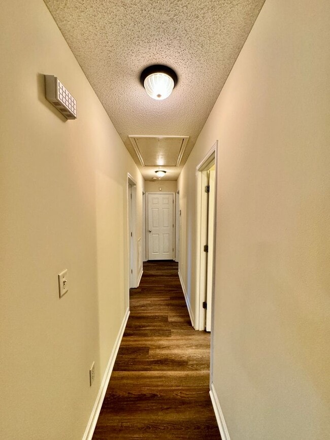 Building Photo - Tuscaloosa, AL Home For Rent View with 48 Hours Notice!