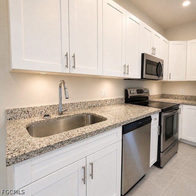 Foto del edificio - 3313 SW 8th Pl