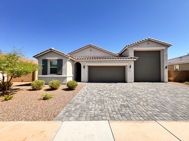 Building Photo - 786 W Palo Verde Dr