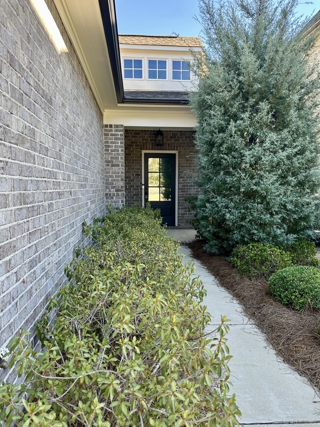 Building Photo - 2090 Springfield Dr