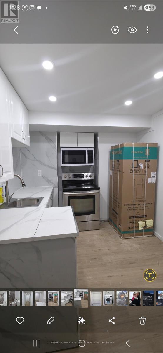 Photo du bâtiment - 582 Strouds Ln