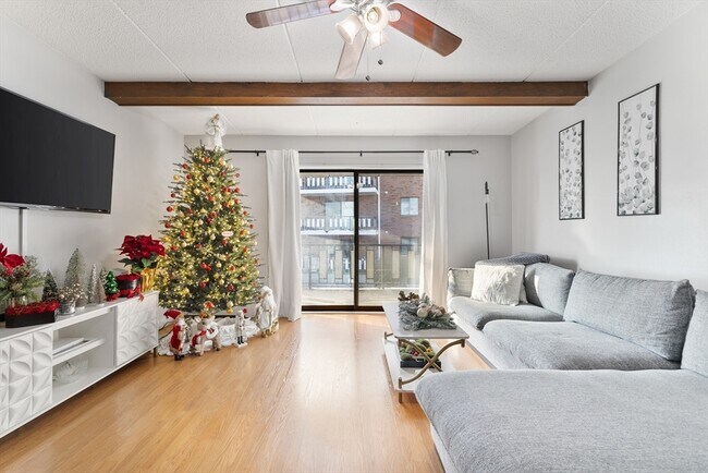 Foto del edificio - 80 N Warren St