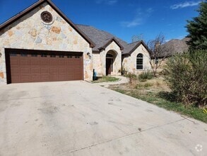 Building Photo - 1206 Kyle Ln