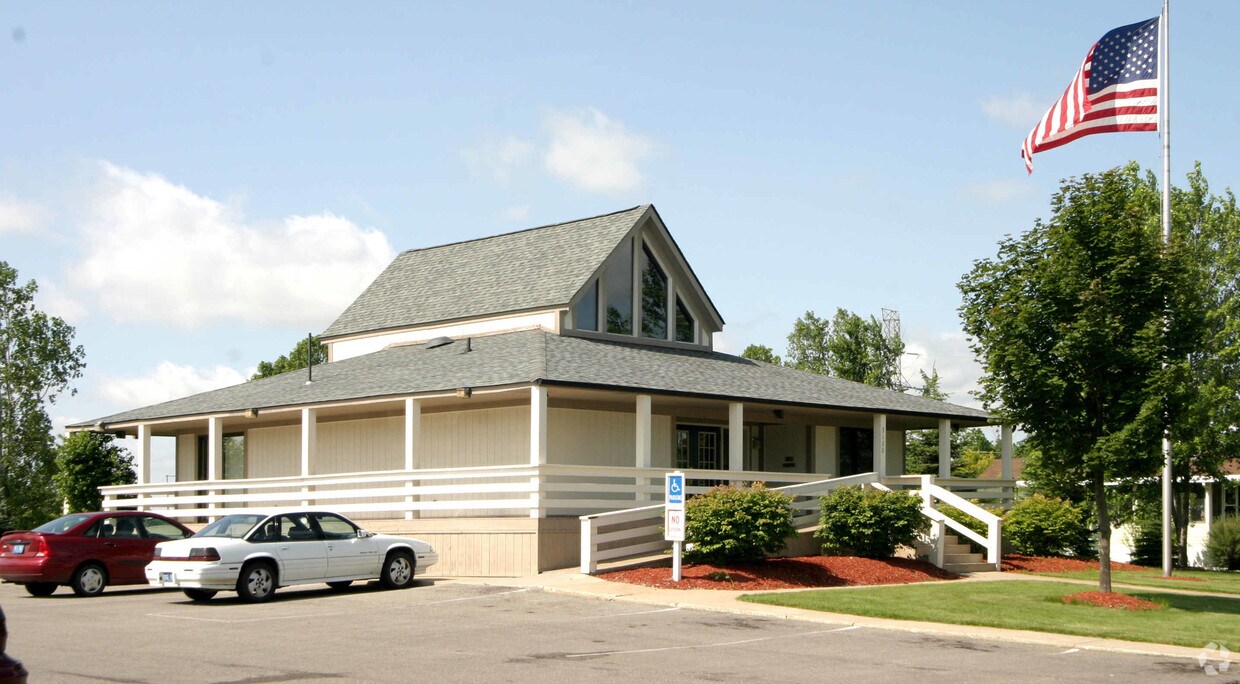 Park Woods Apartments in Flint, MI