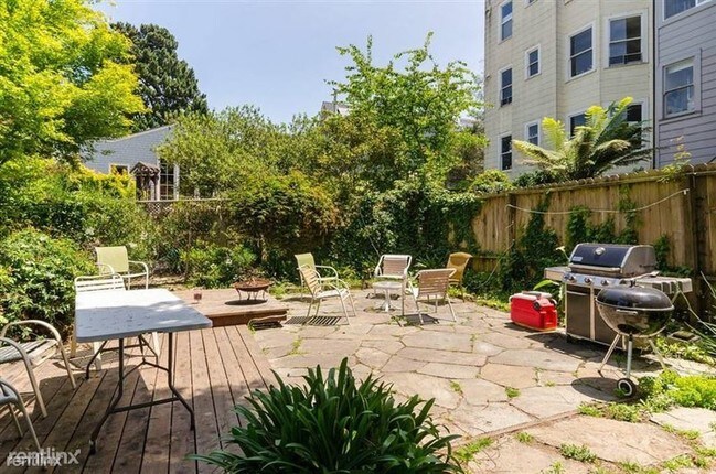 Building Photo - 638 Ashbury St