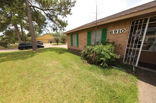 Foto del edificio - 6910 Pella Dr