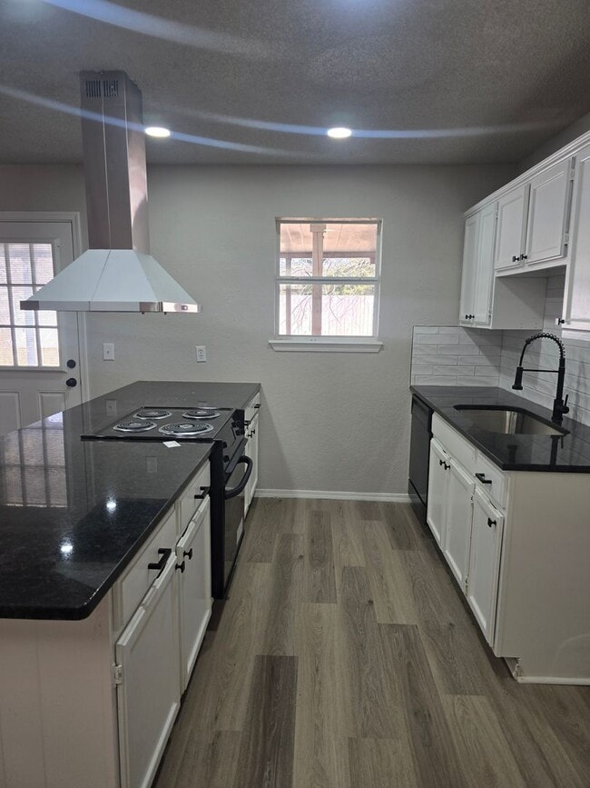 Foto del edificio - Newly Remodeled