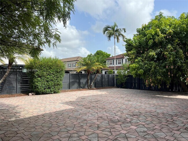Foto del edificio - 9140 SW 153rd Ave