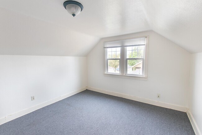 Foto del edificio - 671 E 17th Ave
