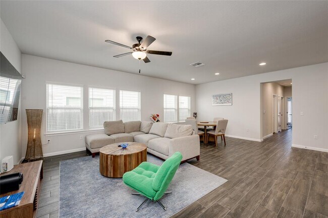 Foto del edificio - 10712 Timber Brook Pass