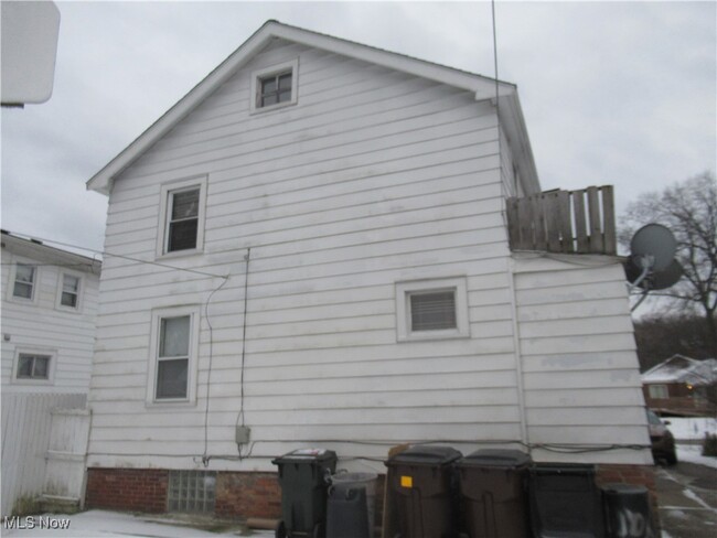 Building Photo - 2506 Fortune Ave