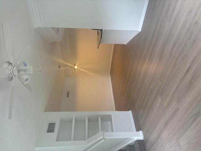 Building Photo - 2026 Alta Meadows Ln