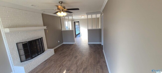 Building Photo - 420 Autumnwood Dr SW