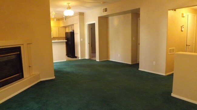 Building Photo - 6813 Squaw Mountain Dr